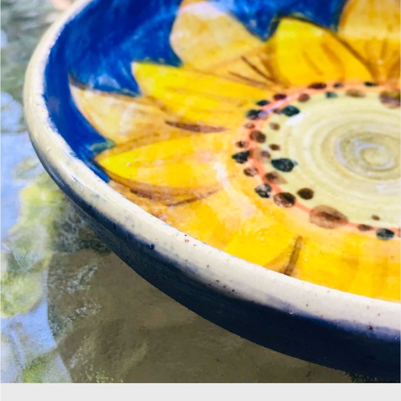 SUNFLOWER POTTERY BOWL in STONEWARE shipped from MY POTTERY STUDIO - Picture 4 of 6